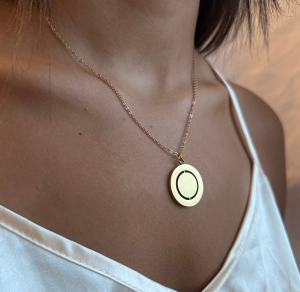 Collier Médaille Tournante – Gravure